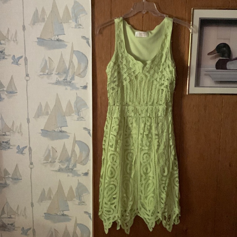 Beautiful Lime Green sleeveless dress zipper on side size 10